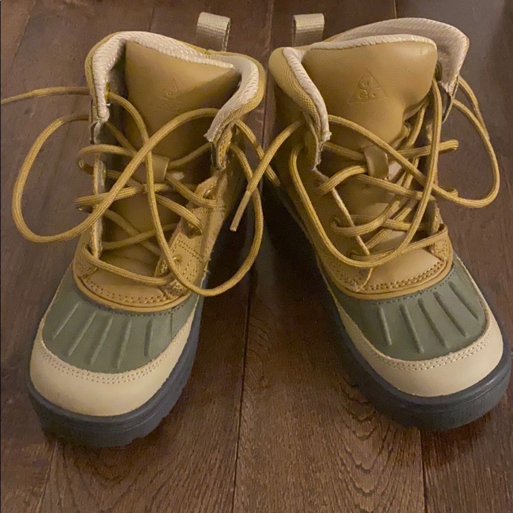 Nike Acg Boots